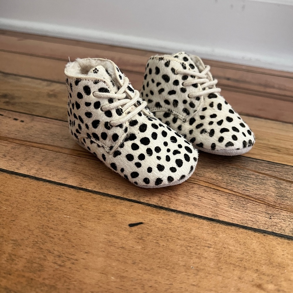 Little Indians baby High Top lace up booties size 15